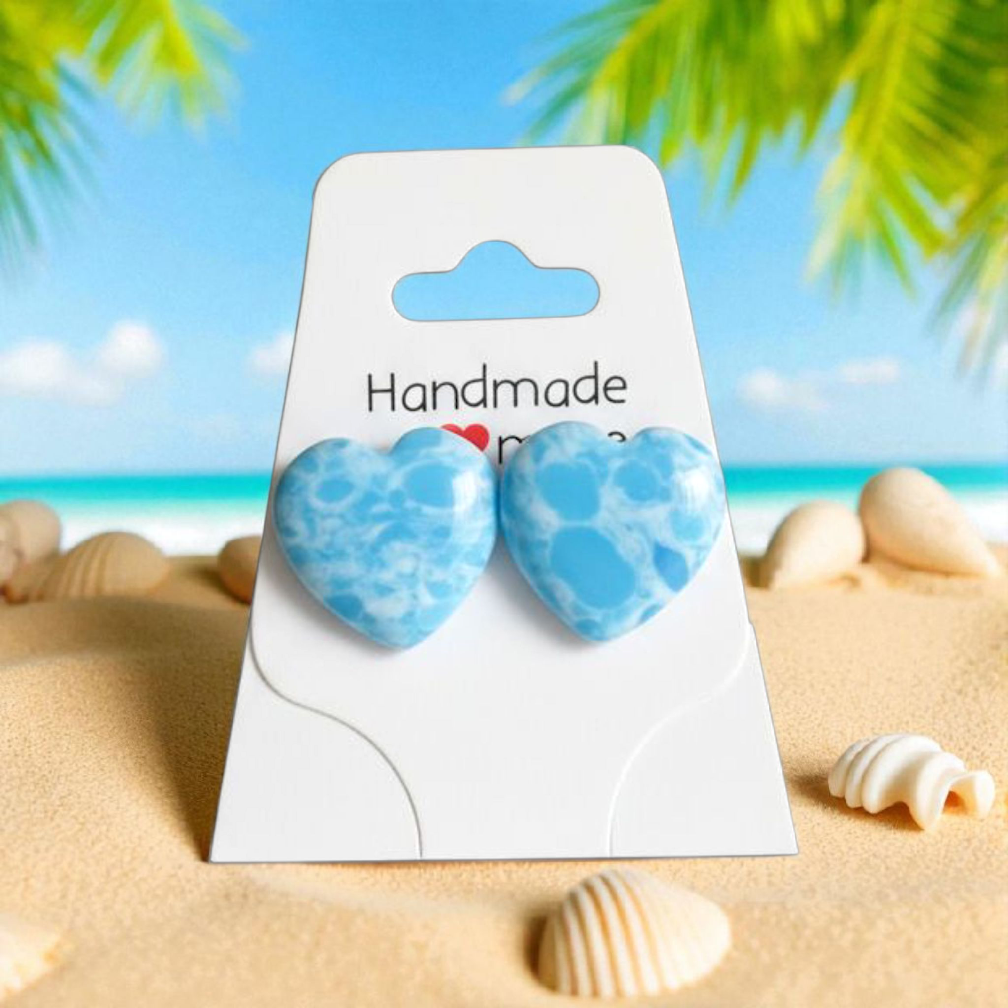 Handgemachte Herz-Ohrringe in Himmelblau – Sanfter Wellen-Look für einen maritimen Boho-Stil