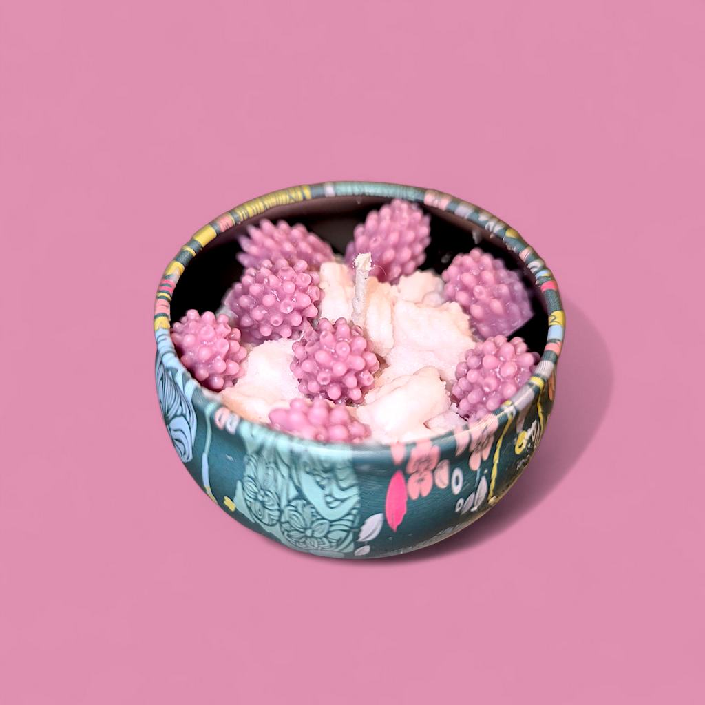 Kleine Duftkerze „Himbeeren mit Sahne“ in Geschenkbox – Aromatische Kerze für Entspannung & Wohnambiente